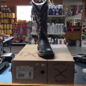 Men’s twisted x black/ black boots7 1/2